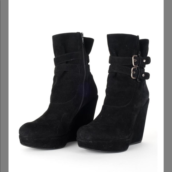 Stuart Weitzman Ruched Buckle Suede Wedge Black Booties Boots Size 8 - Picture 2 of 13